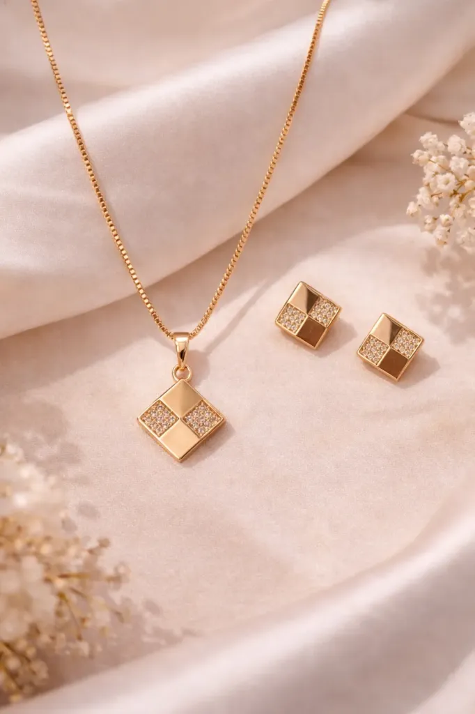 [DC 028] Luxe Quadra Gold Necklace & Stud Earring Set