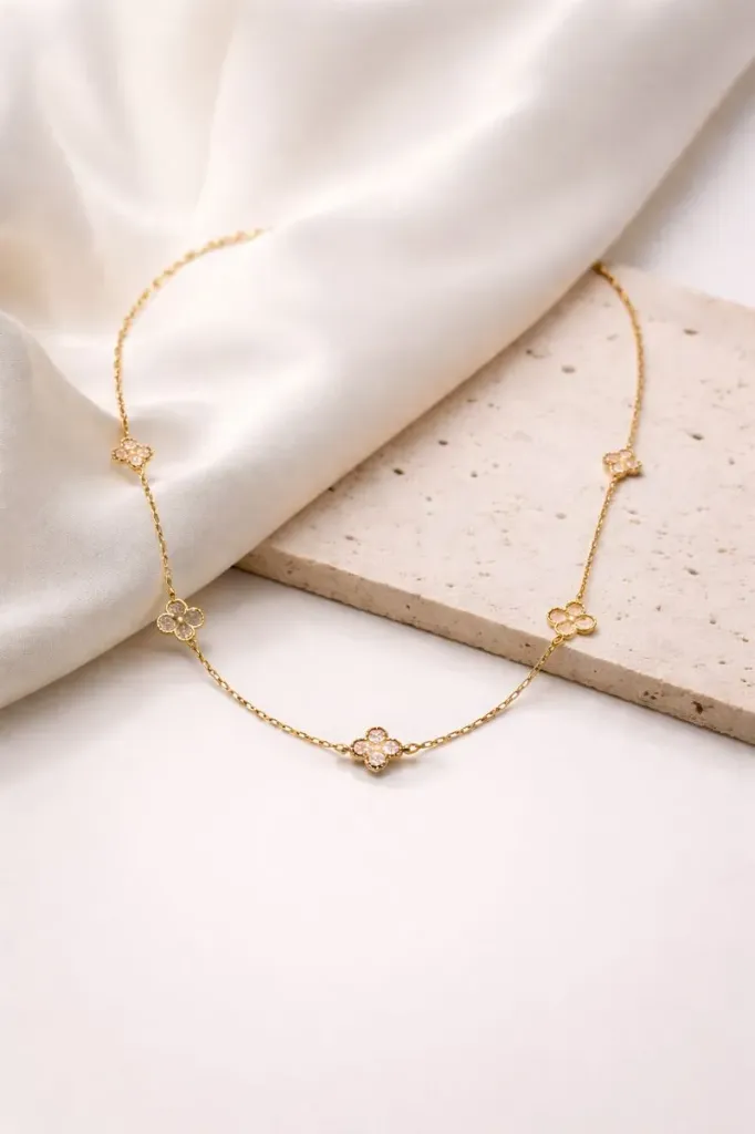 Clover Necklace with Crystal